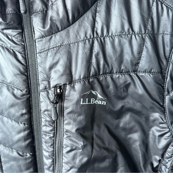 L.L. Bean Men's PrimaLoft Packaway Hooded Jacket - Picture 9 of 15
